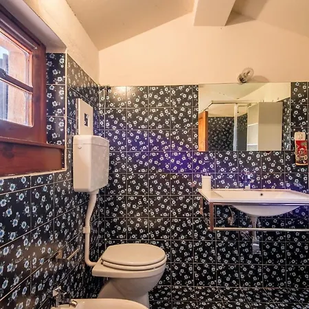 2 Bedroom Gorgeous In * Capolona